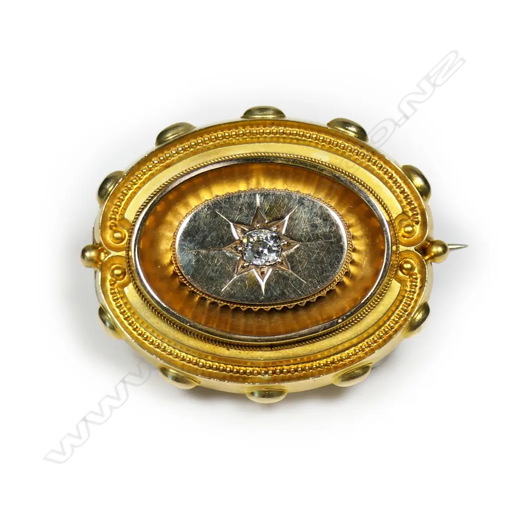 A quality late 19thC Etruscan style 9ct bright gilded rose gold and diamond brooch, Image 1++