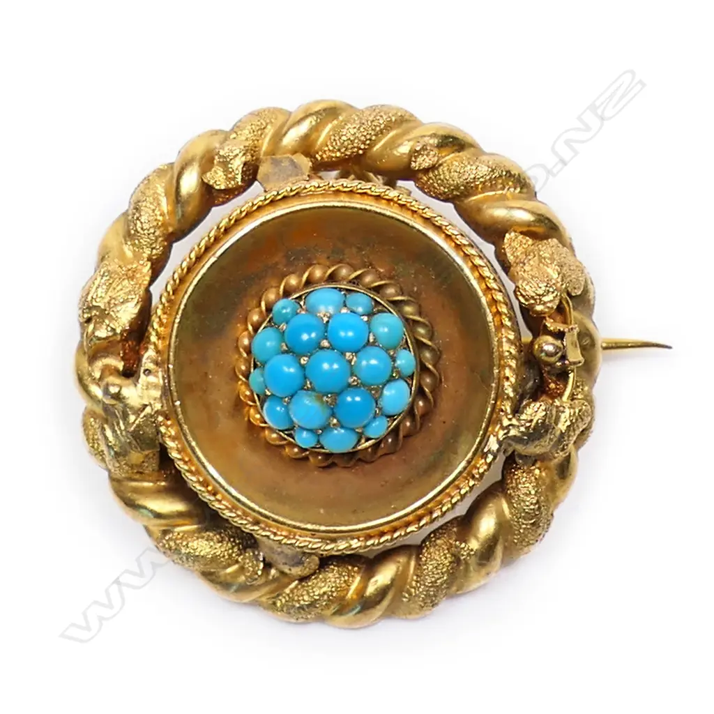 A Victorian 9ct gilded gold and turquoise target brooch, Image 1++