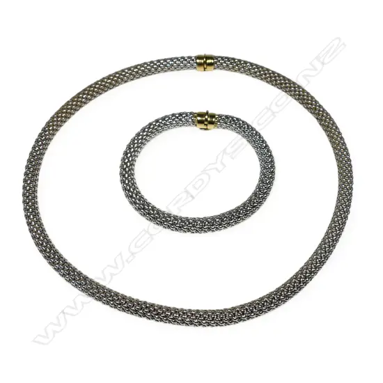 An 18ct white gold necklace and bracelet set,