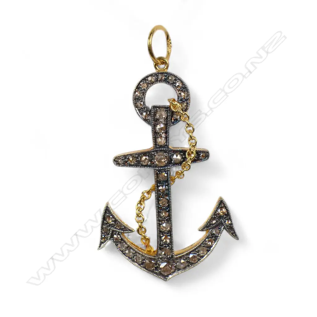 A silver gilt and diamond set fouled anchor pendant, Image 1++