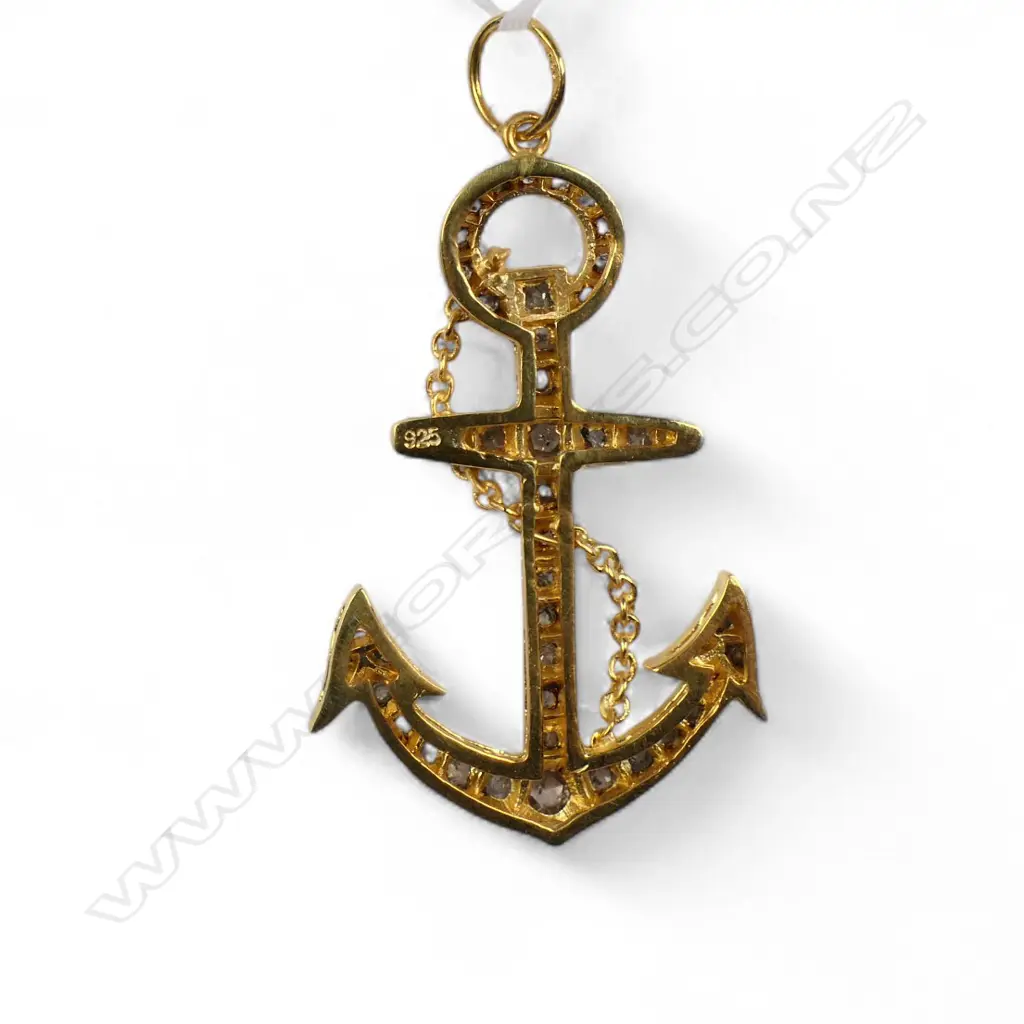 A silver gilt and diamond set fouled anchor pendant, Image 1++