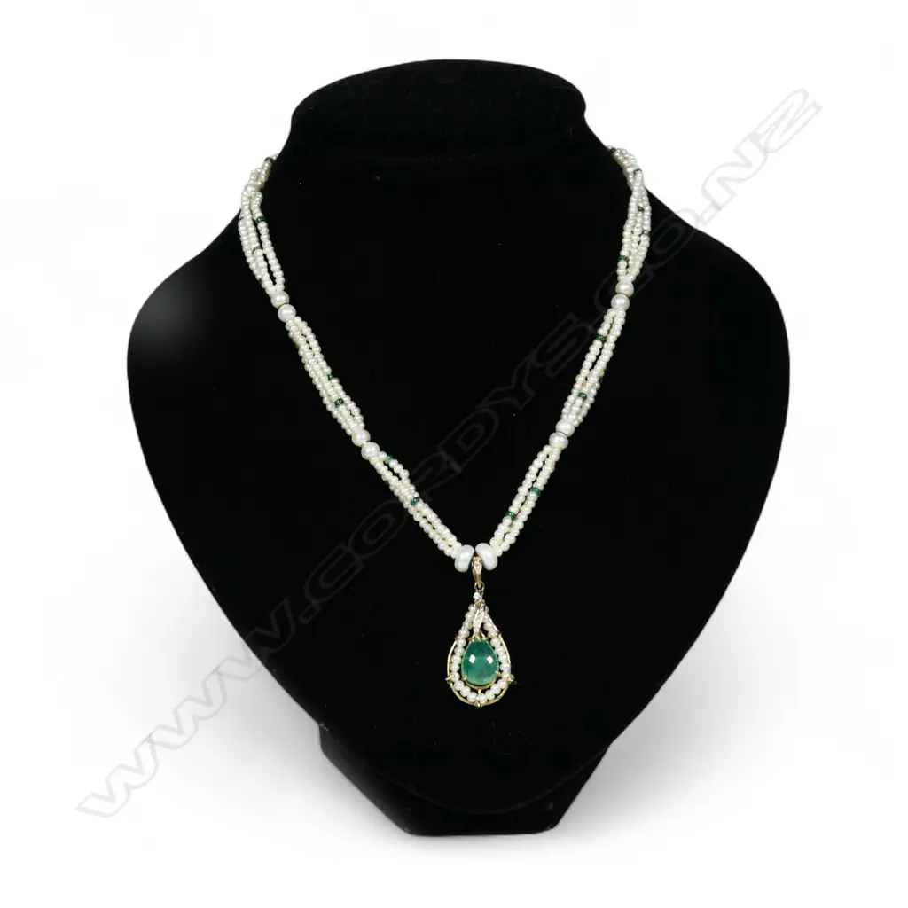 A 16ct gold, jadeite, diamond and seed pearl necklace, Image 1++