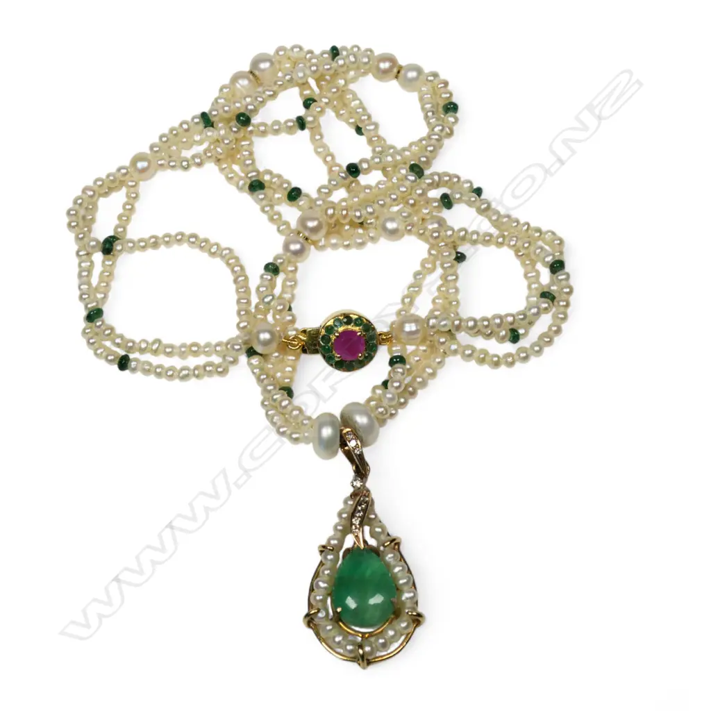 A 16ct gold, jadeite, diamond and seed pearl necklace, Image 1++