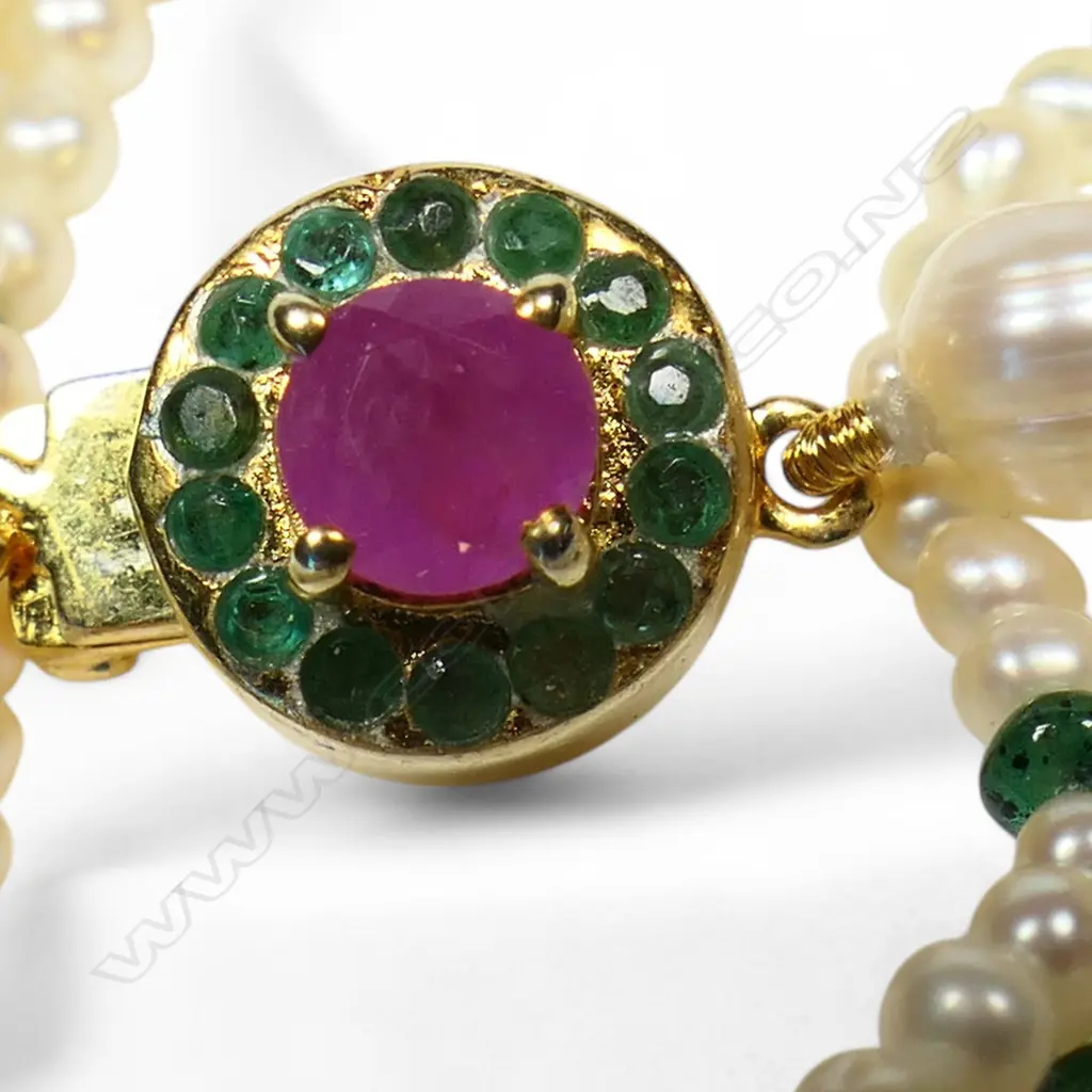 A 16ct gold, jadeite, diamond and seed pearl necklace, Image 1++
