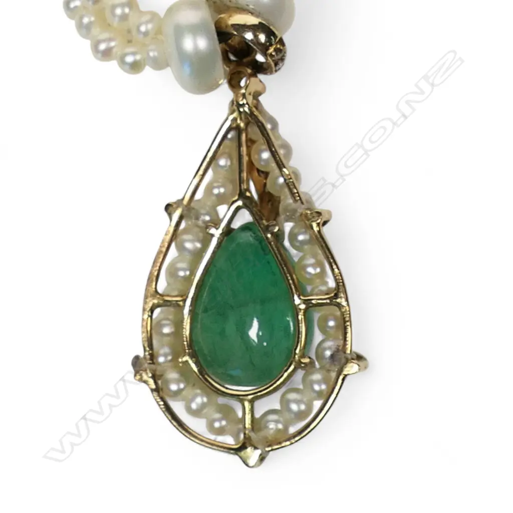 A 16ct gold, jadeite, diamond and seed pearl necklace, Image 1++