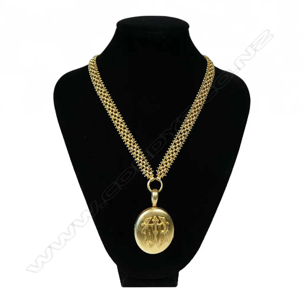 A superb Victorian 15ct gold mayoral type large locket and chain, Image 1++