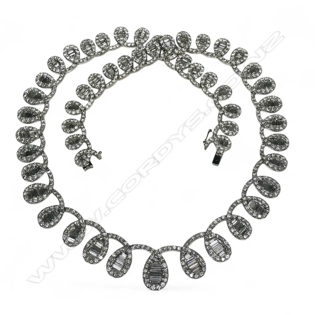 A magnificent modern diamond necklace, Image 1++