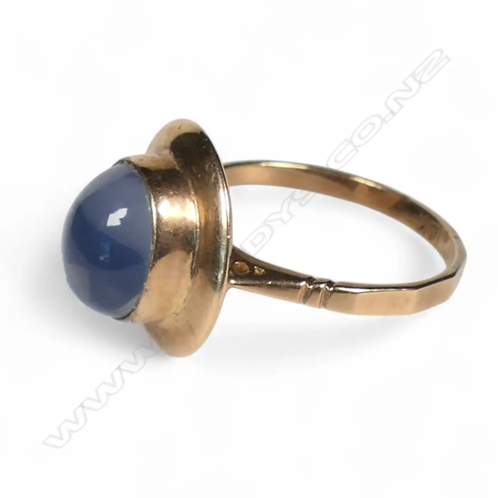 A 14ct rose gold and moonstone ring, Image 1++