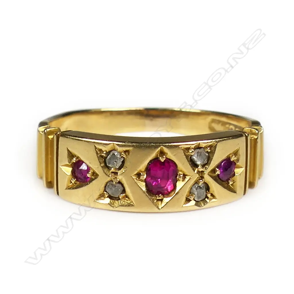 A Victorian 18ct gold ruby and diamond ring, Image 1++