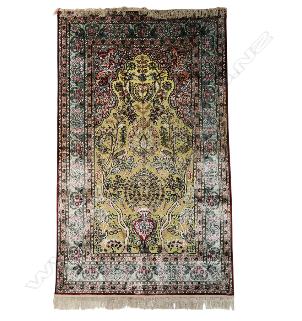 A Persian all silk prayer rug, Image 1++