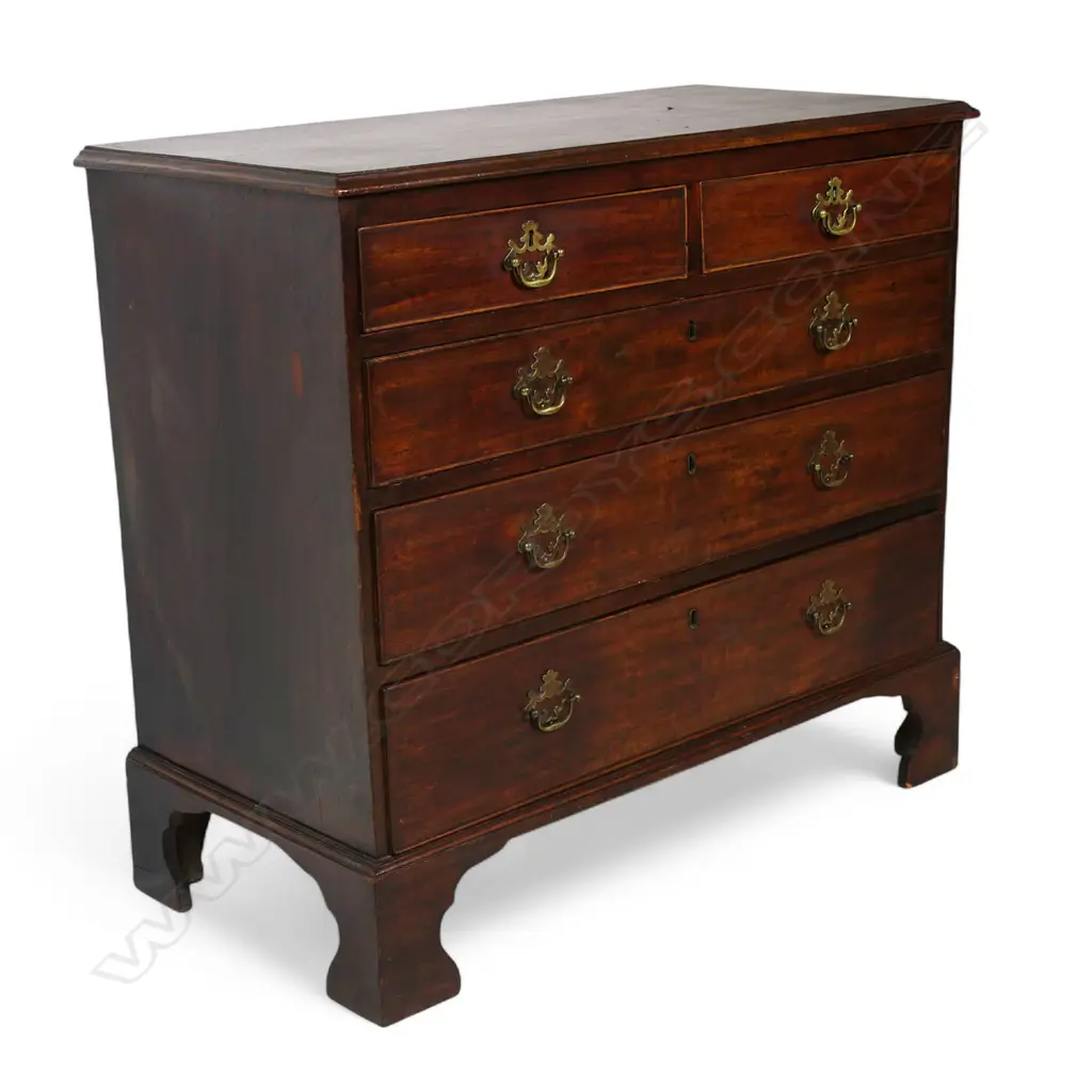 A Georgian mahogany small proportion chest, Image 1++