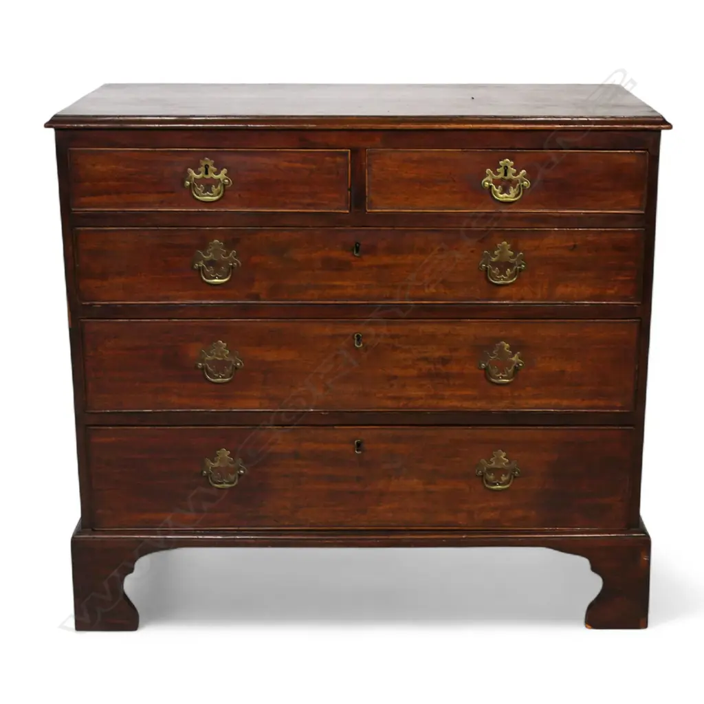 A Georgian mahogany small proportion chest, Image 1++