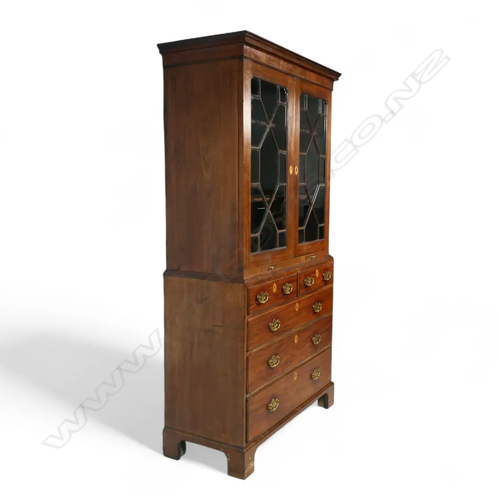 A Georgian mahogany bookcase chest, Image 1++