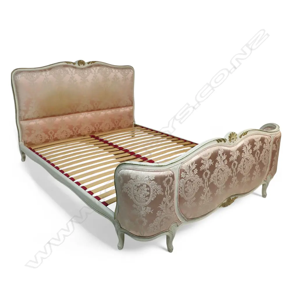 An antique style French bed, Image 1++