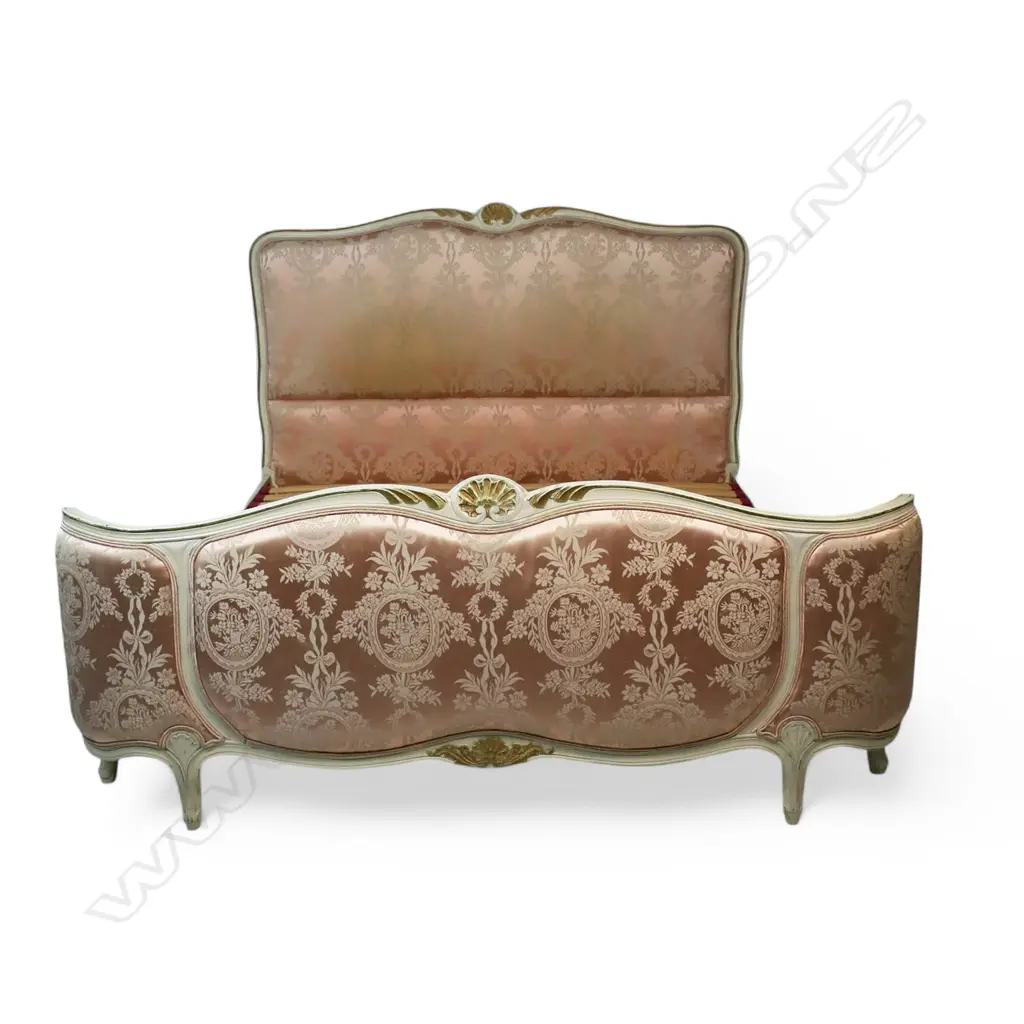 An antique style French bed, Image 1++