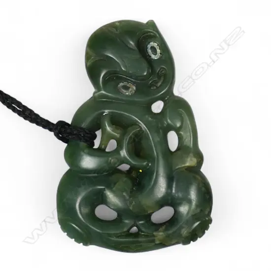 Niki Nepia Inanga Flower pounamu hei tiki,