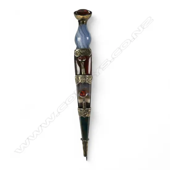 A late Victorian large silver and agate set Scottish dirk brooch / kilt pin,