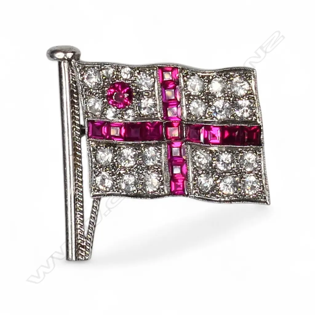 A vintage platinum ruby and spinel brooch, Image 1++