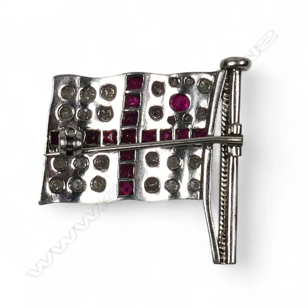 A vintage platinum ruby and spinel brooch, Image 1++