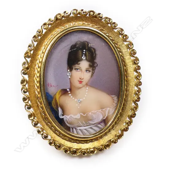 An Italian early/mid 20thC 18ct yellow gold and portrait miniature pendant brooch,
