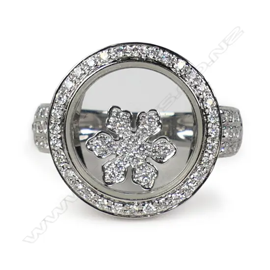An 18ct white gold and diamond dress ring,