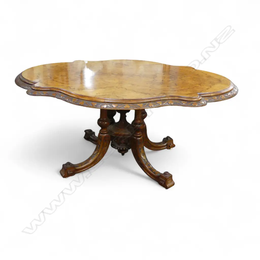A good Victorian burr walnut oval loo table, Image 1++