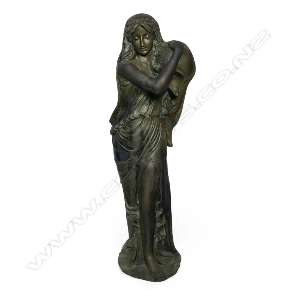 A large and impressive bronze of a classical woman, Image 1++