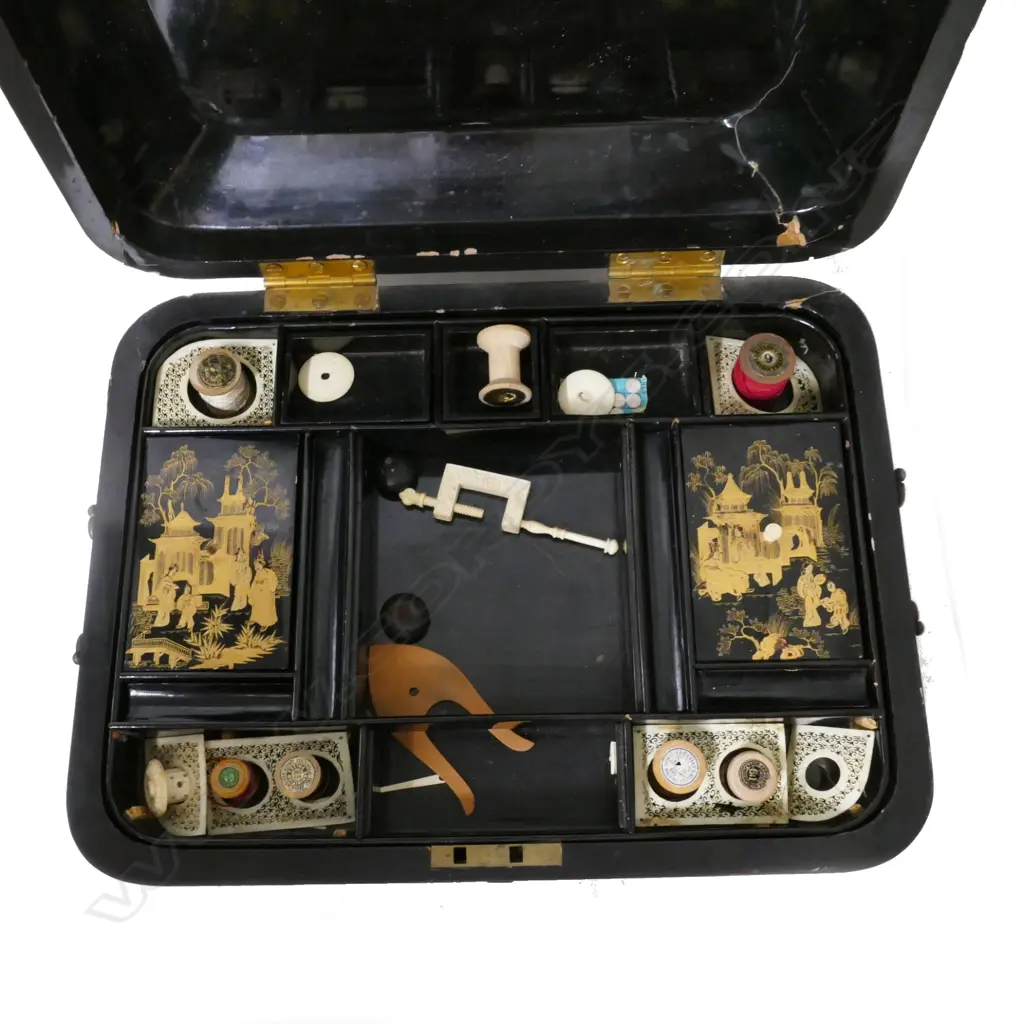 A Regency period chinoiserie work box Image 1++