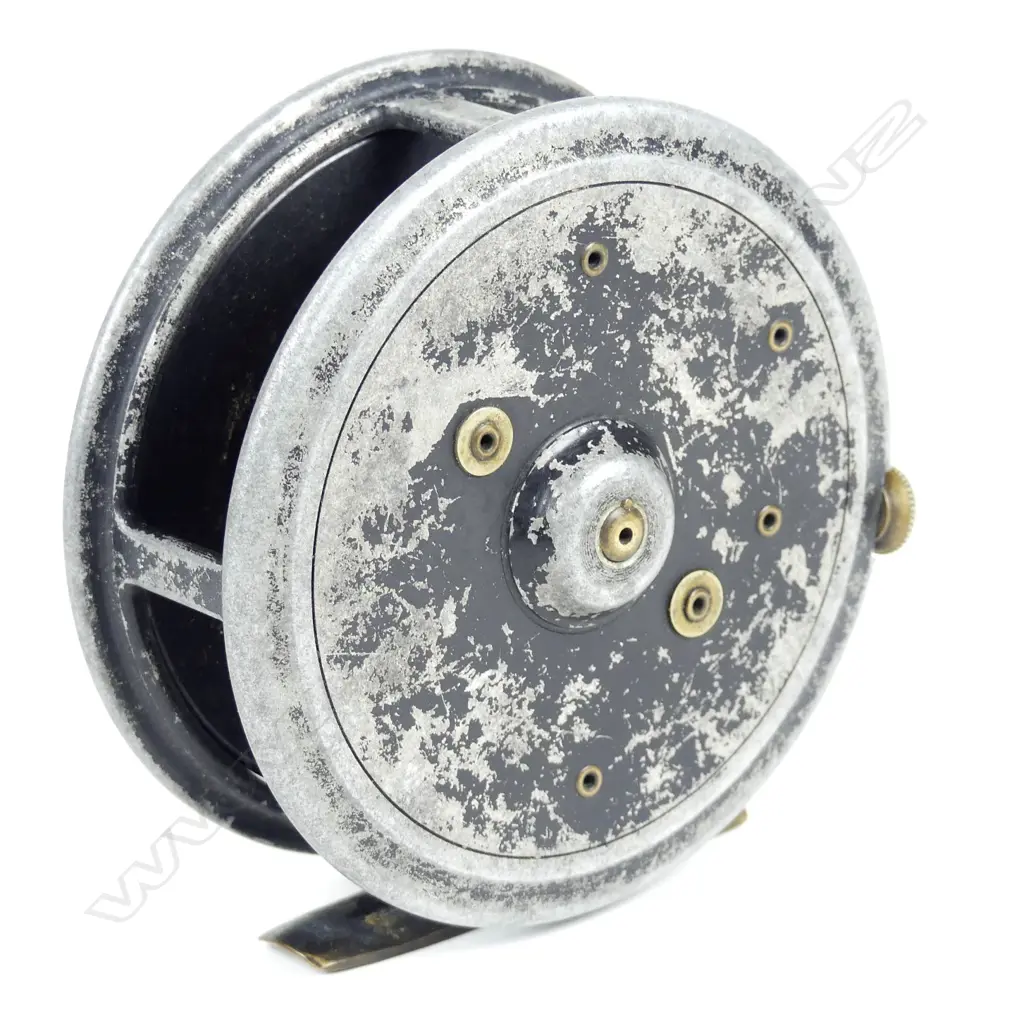 An unmarked fly reel Image 1++