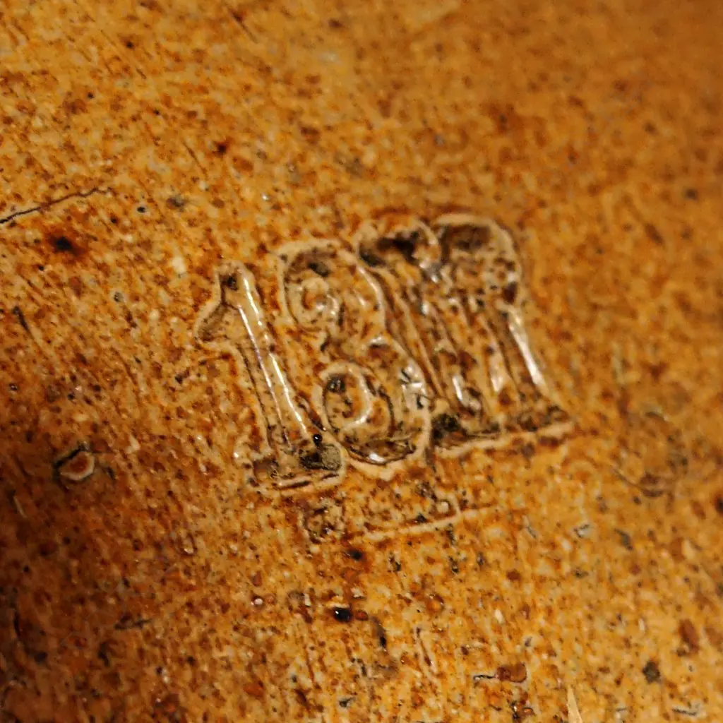 A colonial salt glazed toilet bowl Image 1++