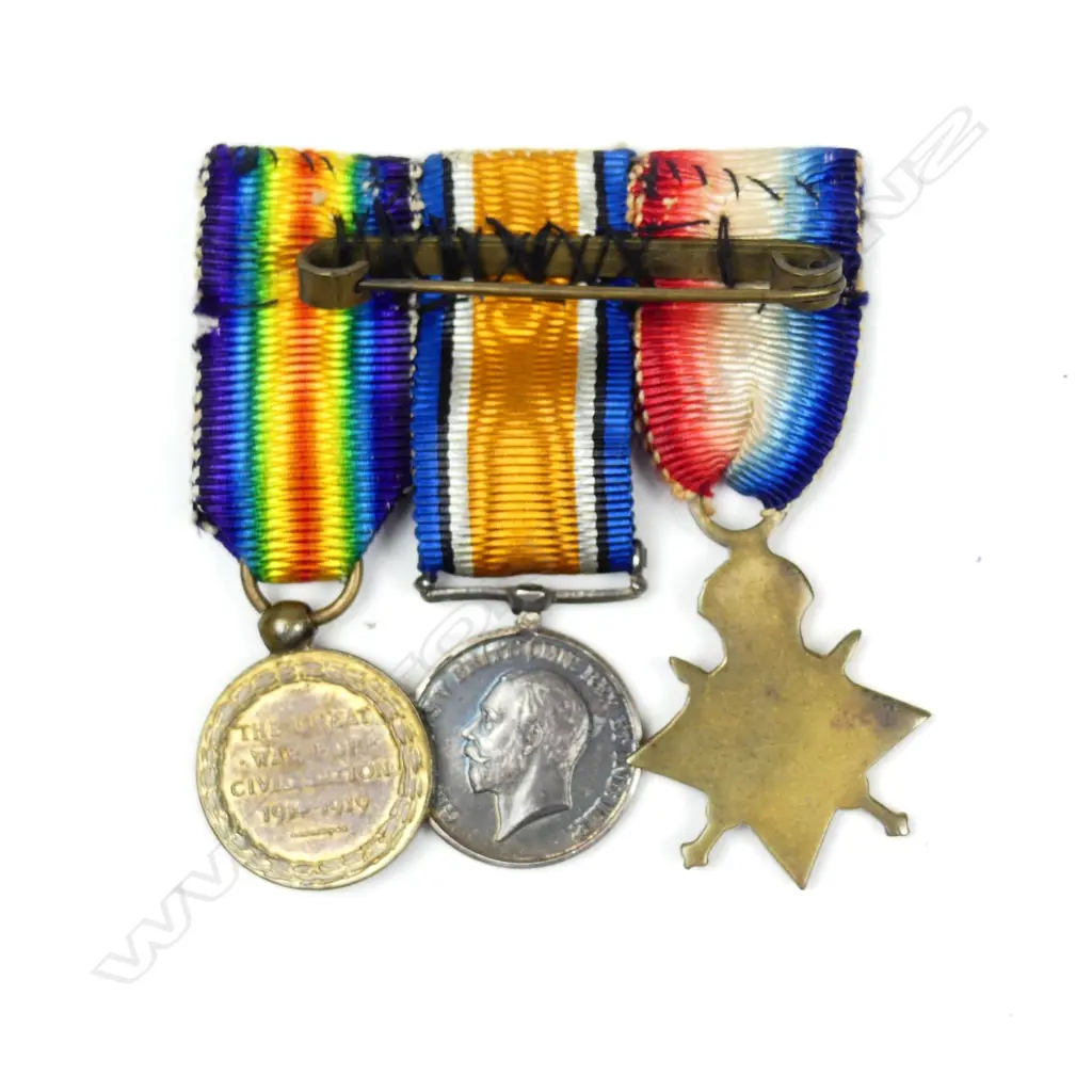 A set of miniature WWI medals Image 1++