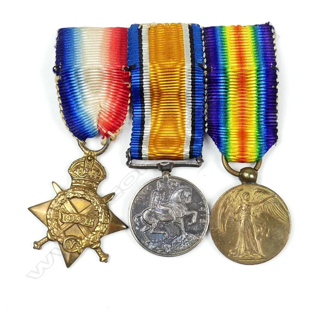 A set of miniature WWI medals Image 1++
