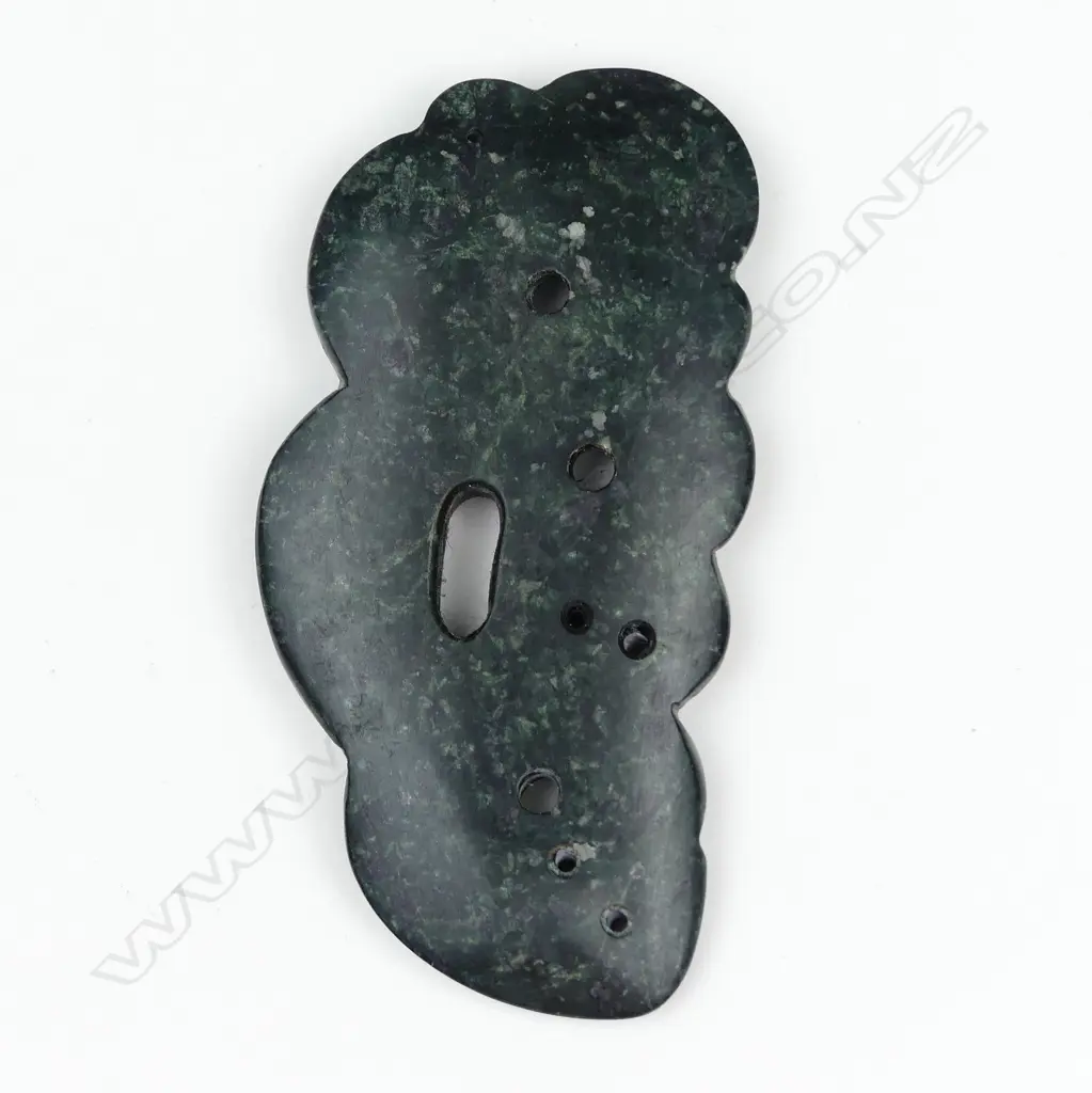 Mike Higgs greenstone carved manaia form pekapeka pendant Image 1++