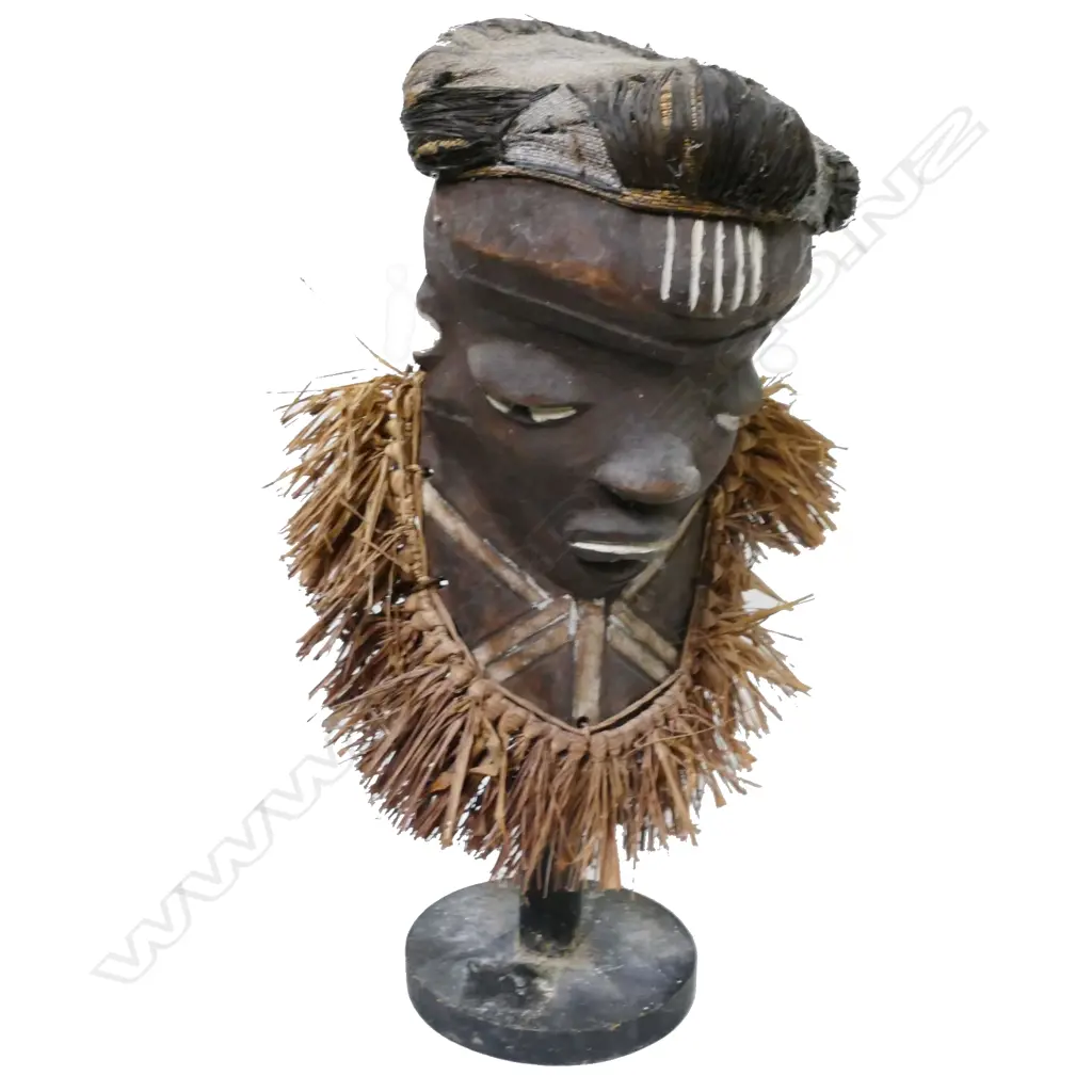 An African tribal mask Image 1++