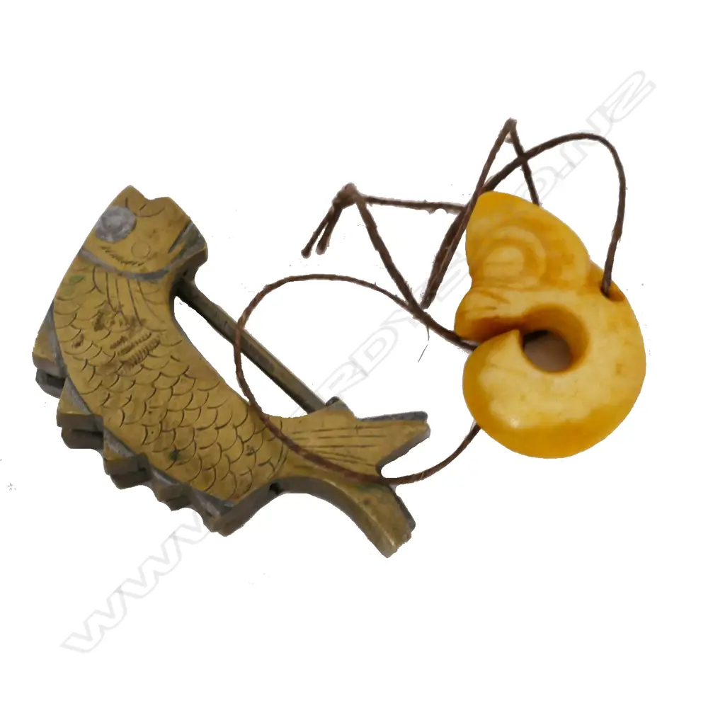 A yellow jade hook type pendant Image 1++