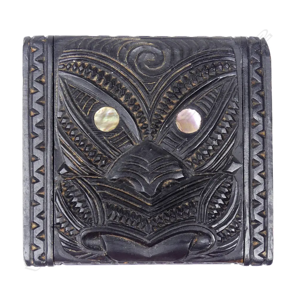 A small vintage Maori carved box Image 1++