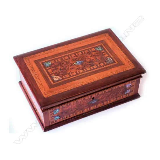 A good New Zealand inlaid woods box
