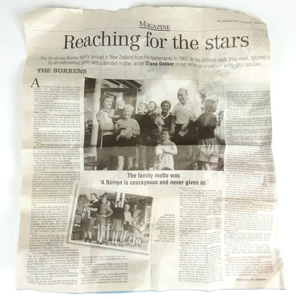 An Anneke Borren lidded pot Image 1++