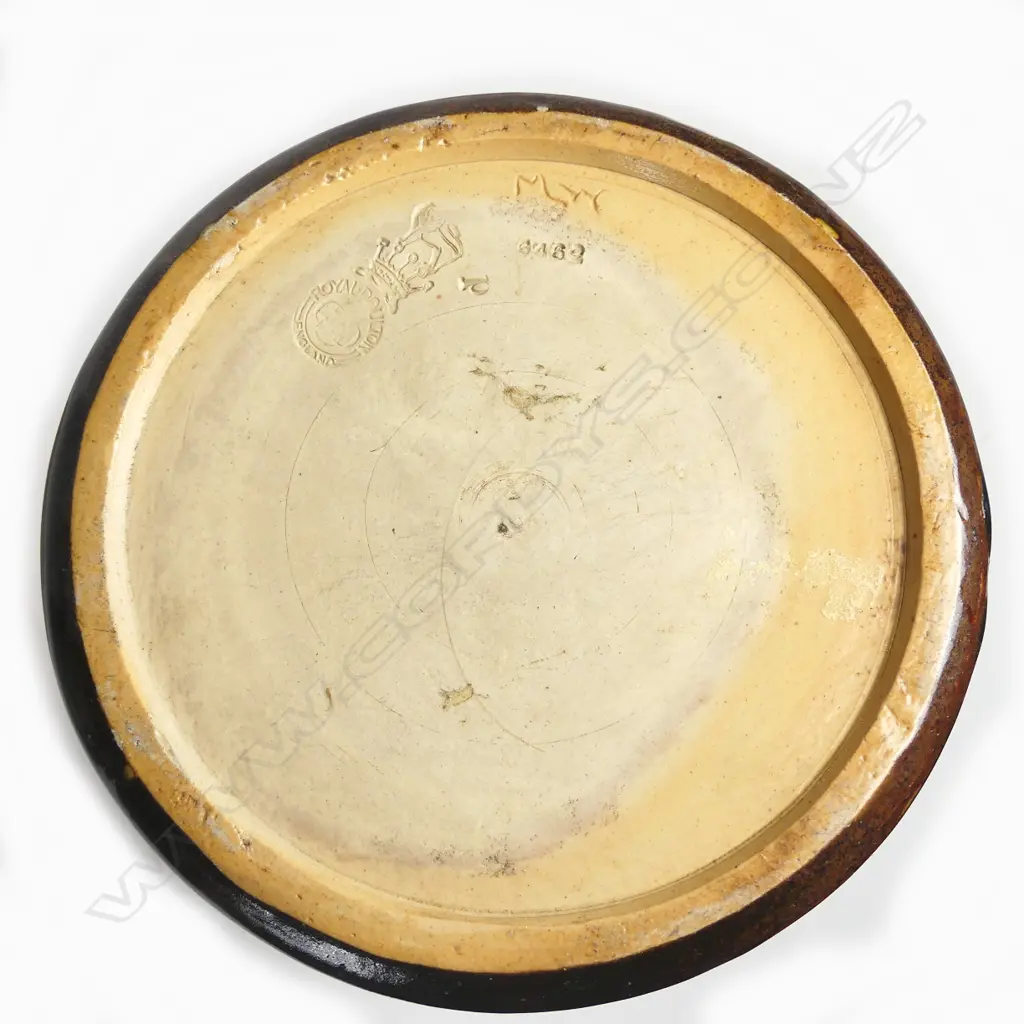 A large Doulton Lambeth vase Image 1++