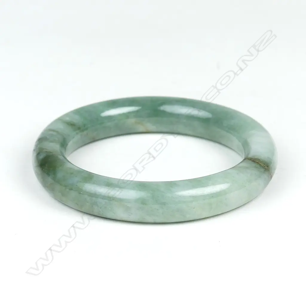 A Chinese jade bangle Image 1++