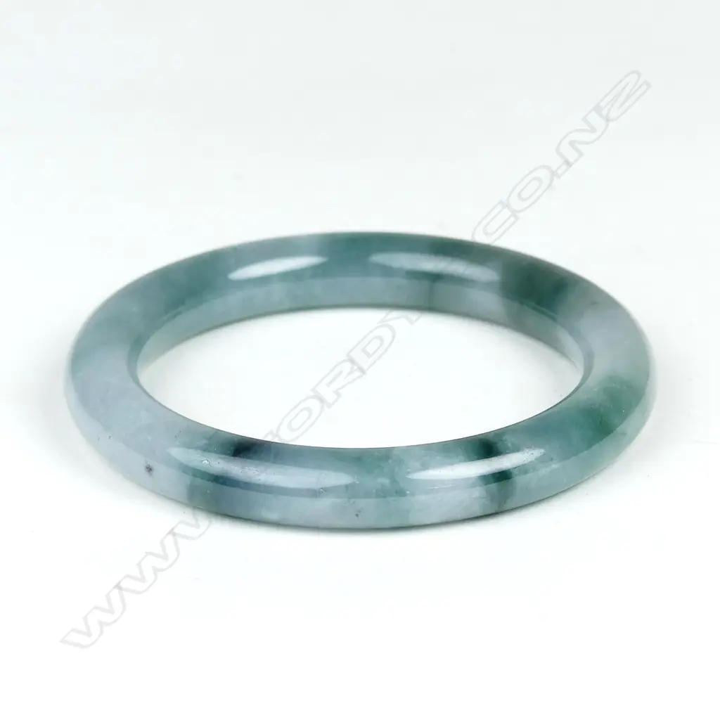 A Chinese jade bangle Image 1++