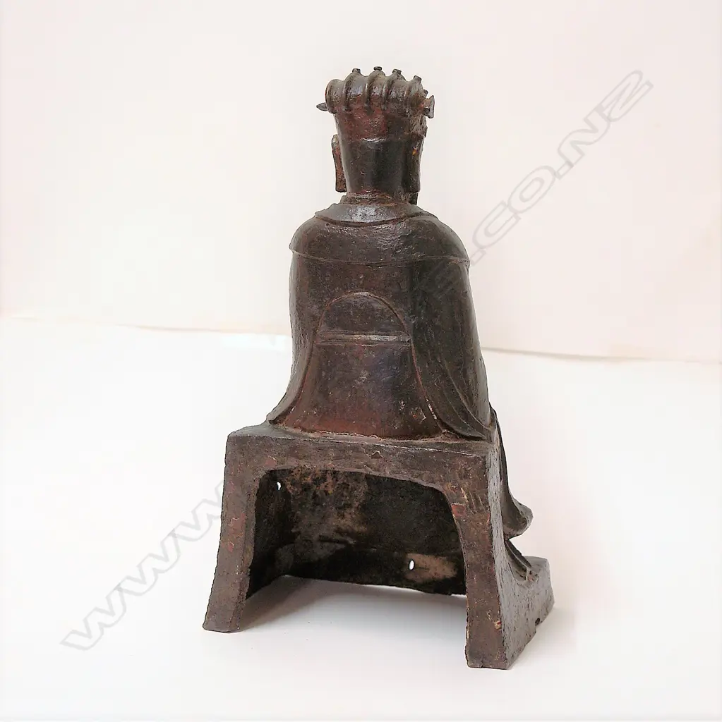 An old Chinese bronze statuette Image 1++