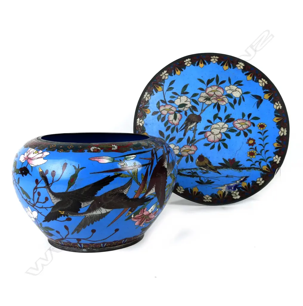 A Japanese Meiji period cloisonné jardiniere and plaque Image 1++