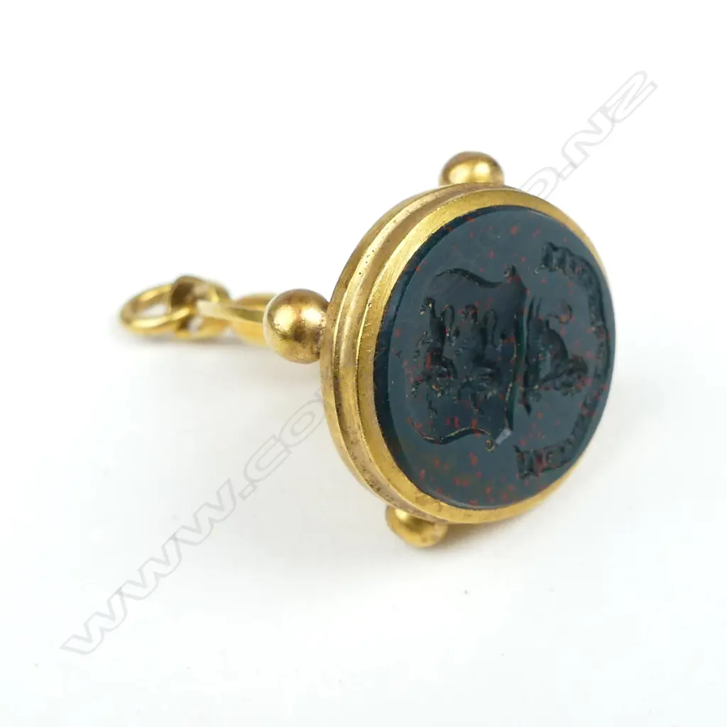 A 19thC gold and bloodstone seal Image 1++
