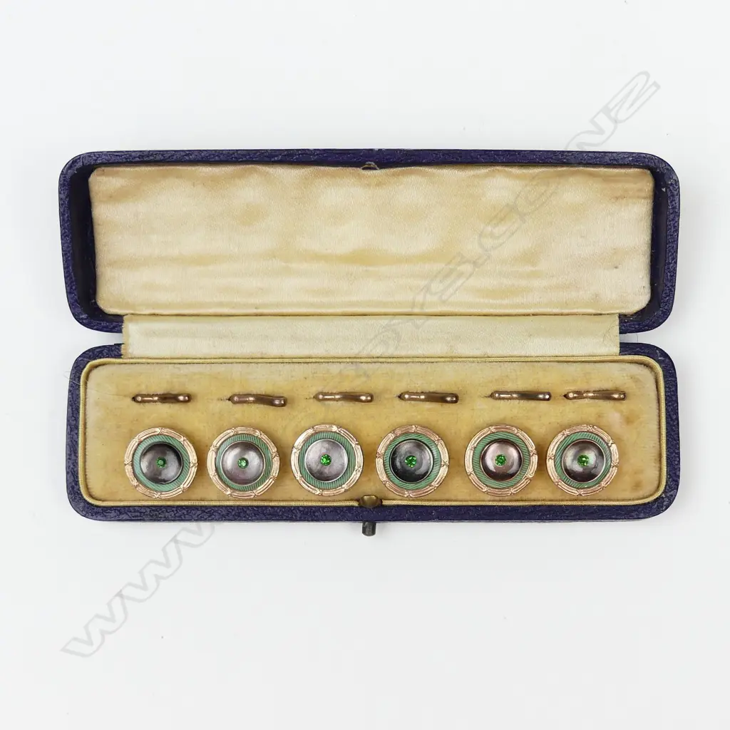 A cased set of six Edwardian dress shirt studs Image 1++