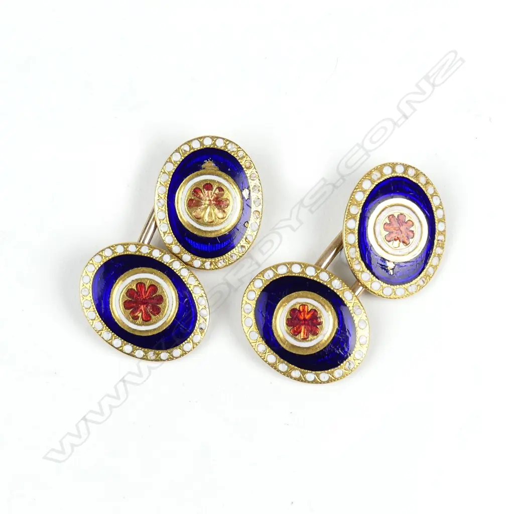 A pair of 9ct gold and enamel cufflinks Image 1++