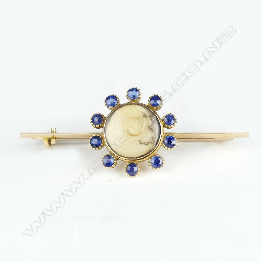 A Victorian 15ct gold sapphire mourning brooch Image 1++
