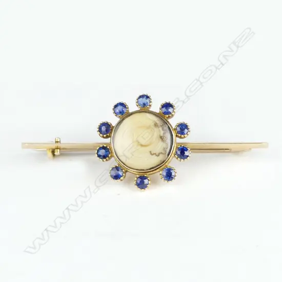 A Victorian 15ct gold sapphire mourning brooch