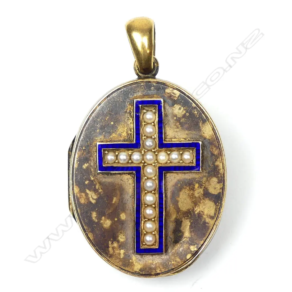 A Victorian gold mourning locket Image 1++