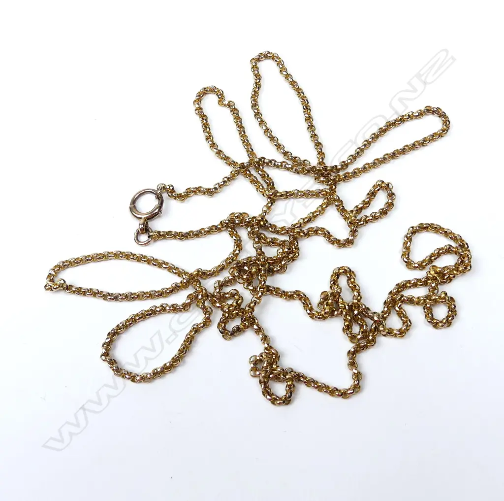 A 9ct gold muff chain Image 1++
